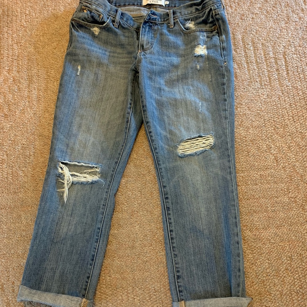 Size 8 Abercrombie and Fitch distressed capris